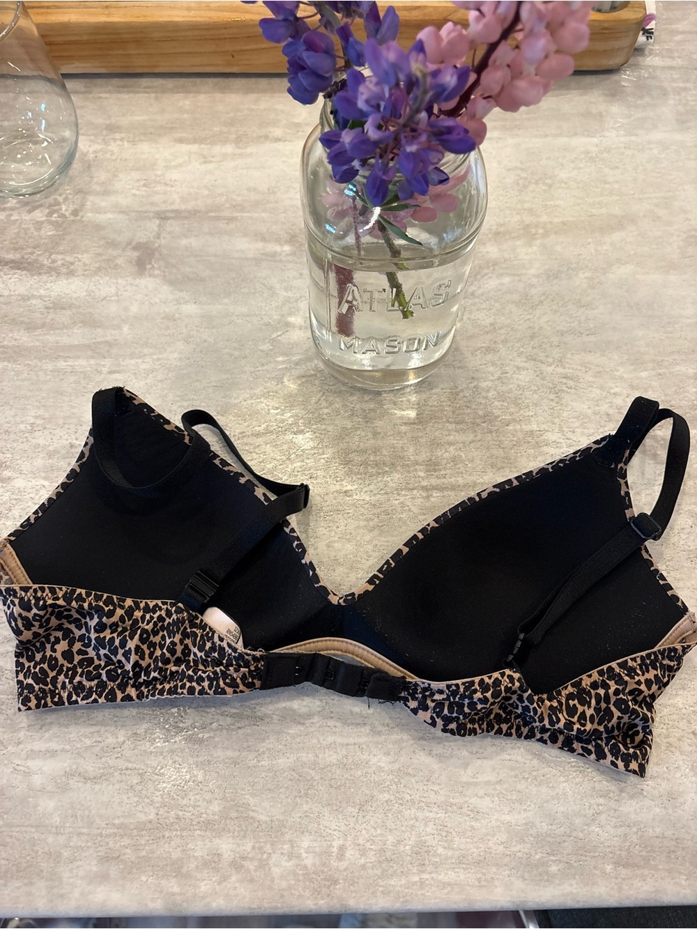 Victoria's Secret Leopard  Bra in Black and Tan - Picture 3 of 6